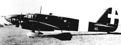 O Caproni Ca.309 Ghibli, era utilizado pelos italianos para reconhecimento, e ataques como um bombardeio, haviam metralhadoras que eram instalados na aeronave